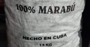 En la foto, carbón cubano en el exterior