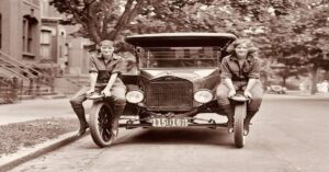 En la foto, Viola LaLonde y Elizabeth Van Tuyl