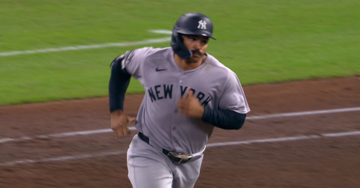 En la foto, Grisham tras conectar grand slam