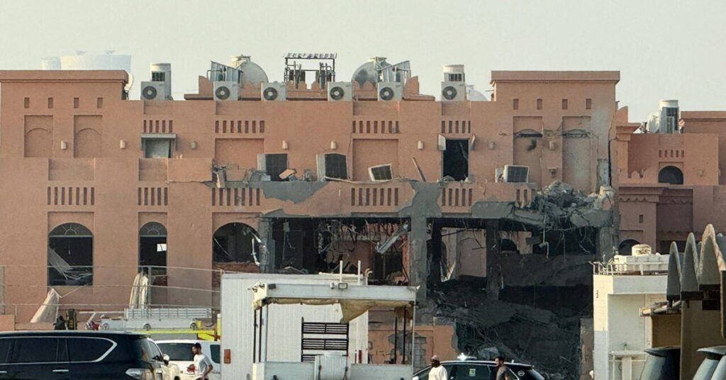 En la foto, edificio atacado por Israel en Qatar