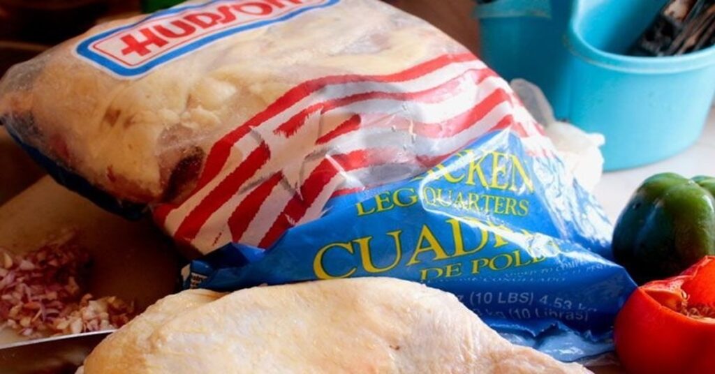 En la foto, pollo del que EEUU vende a Cuba