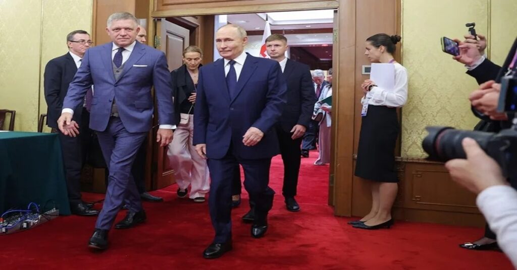 En la foto, Vladímir Putin y Robert Fico
