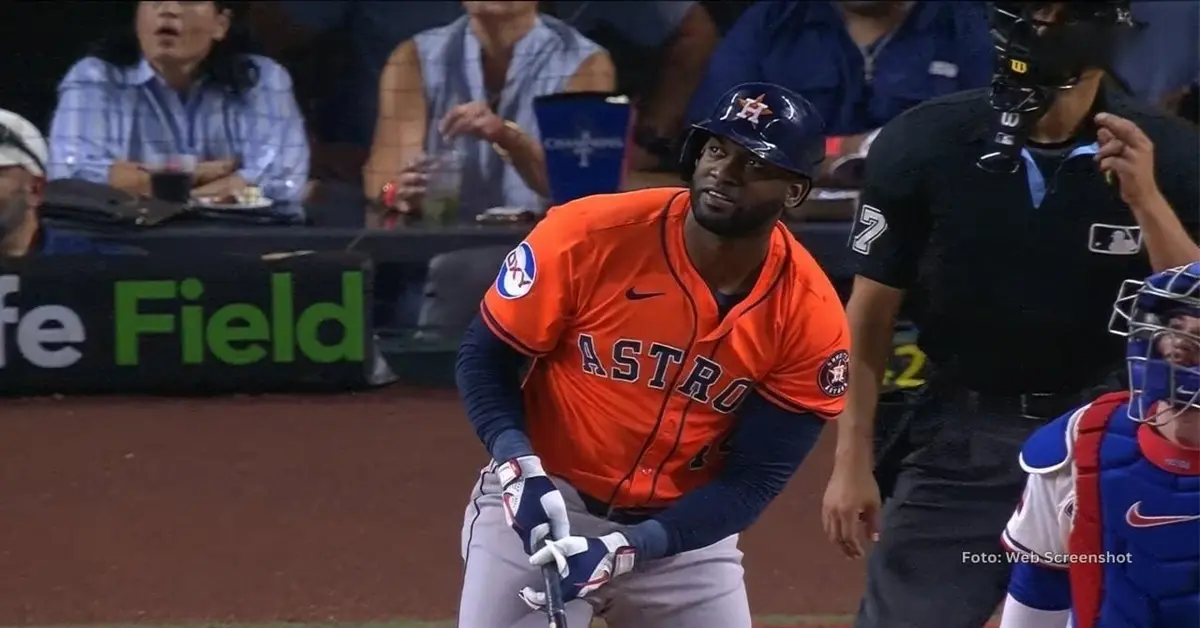 Yordan Álvarez conecta jonrón en paliza de Astros a Rangers 1 En la foto, el cubano Yordan Álvarez