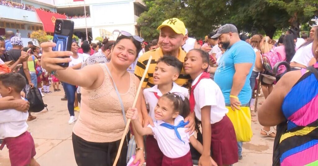 La pañoleta azul del adoctrinamiento