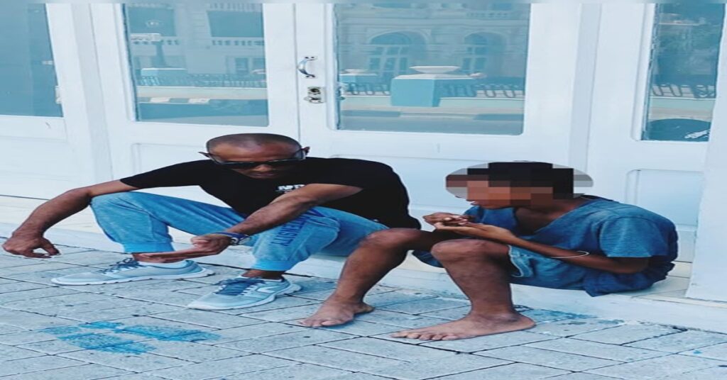 Un niño sin zapatos nunca da risa