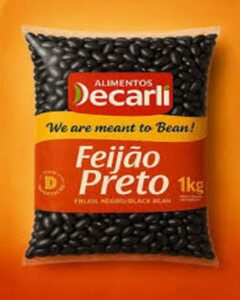 En la foto, un paquete de frijoles brasileños de venta en Cuba