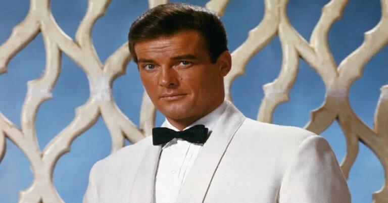 En la foto, Roger Moore
