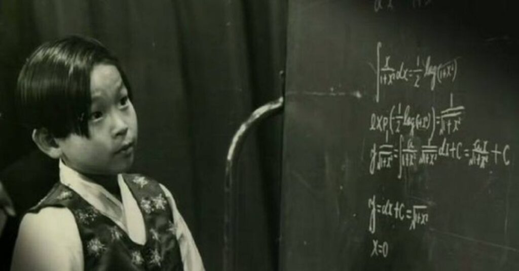 En la foto, Kim Ung-yong