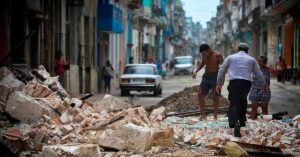 En la foto, La Habana derrunbñandose