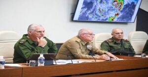 En la foto, parte de la cúpula dirigente cubana