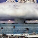 En la foto, prueba nuclear en las Islas Marshall