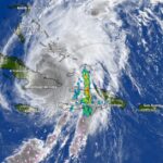 En la foto, el huracán Melissa abandona Cuba