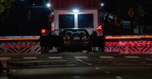 En la foto, el vehículo que se empotró contra una puerta en la Casa Blanca