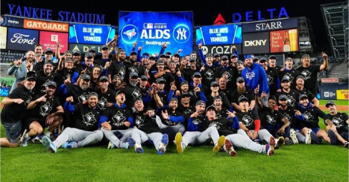 En la foto, los Blue Jays tras la victoria ante Yankees
