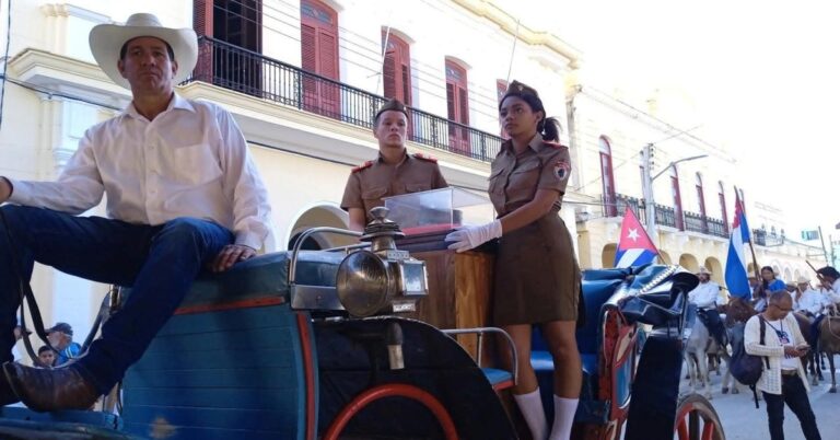 En la foto, la gorra de Fidel Castro en su peregrinar