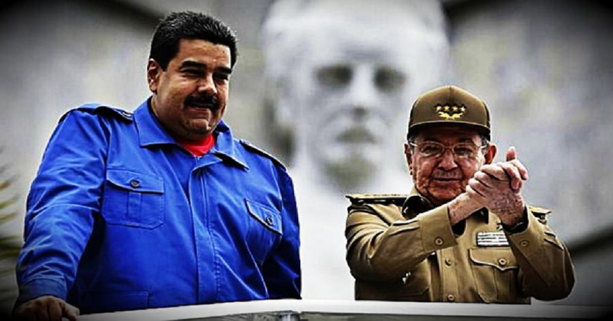 En la foto, Nicolás Maduro y Raúl Castro