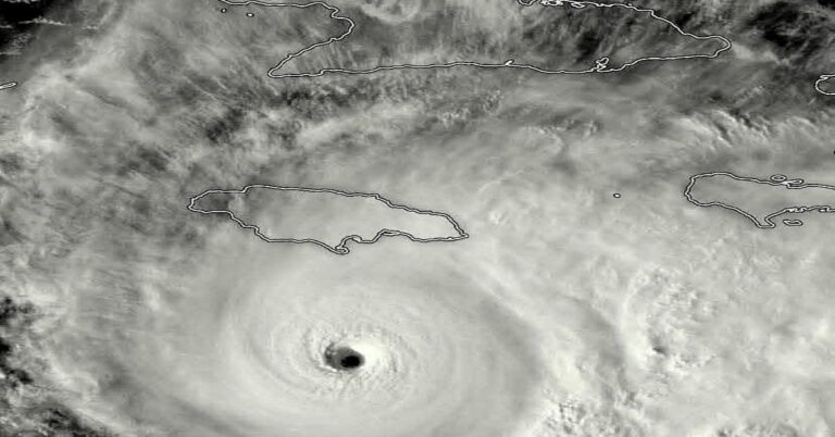 En la foto, el huracán Melissa