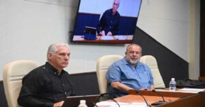 En la foto, Díaz-Canel y Manuel Marrero