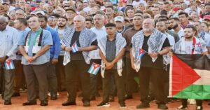 En la foto, la dirigencia cubana en sus actos