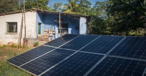 En la foto, paneles solares en Cuba
