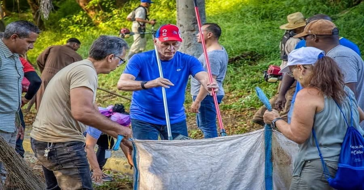 En la foto, Díaz-Canel