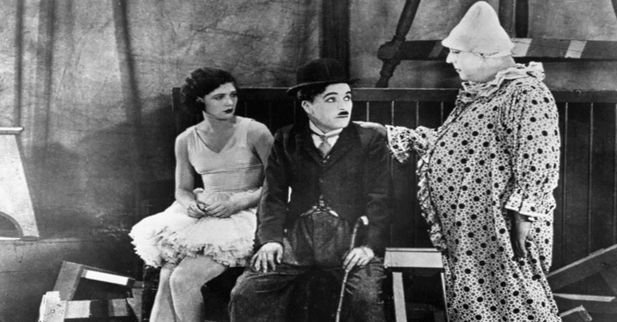 En la foto, una escena de una película de Chaplin