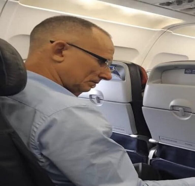 En la foto, Ferrer parte de Cuba