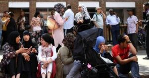 En la foto, musulmanes en Londres
