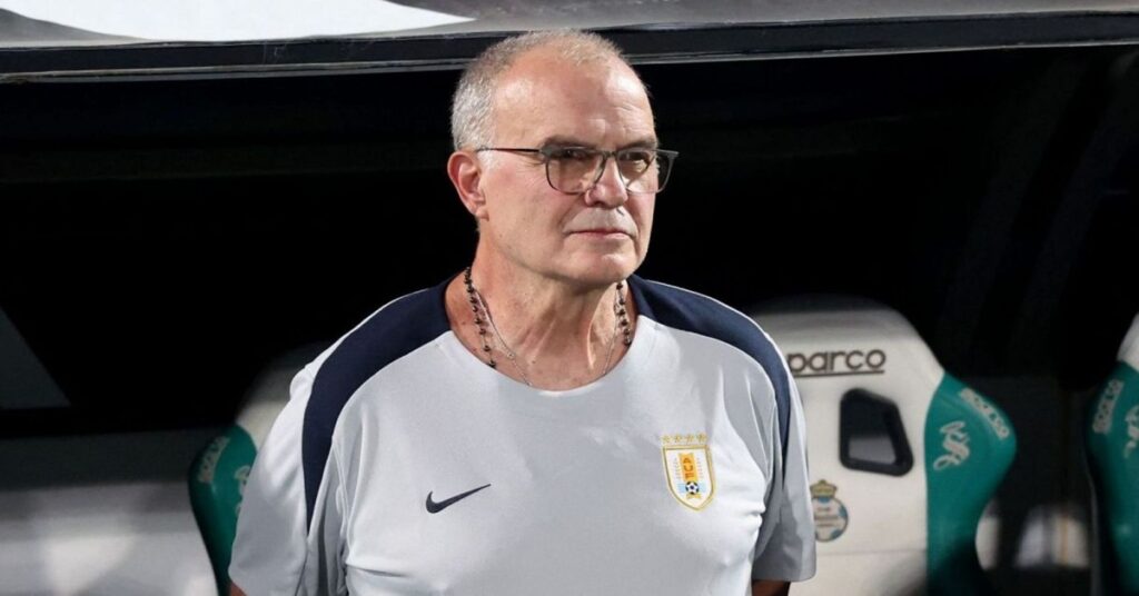 Bielsa dice que tiene la misma fuerza de siempre para dirigir a Uruguay en el Mundial 4 Bielsa dice que tiene la misma fuerza de siempre para dirigir a Uruguay en el Mundial