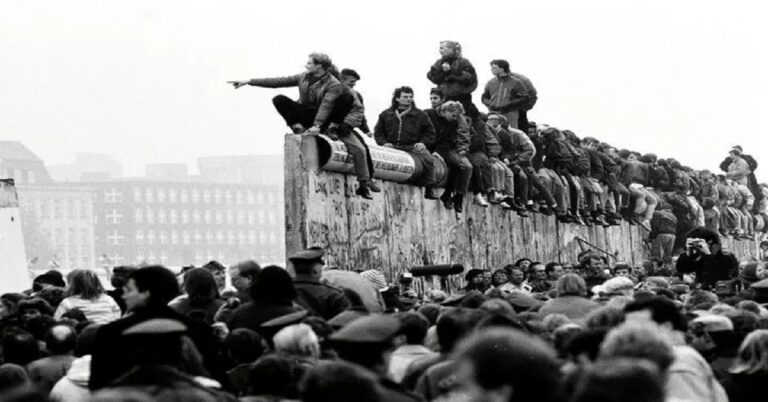 En la foto, el Muro de Berlín