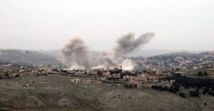 En la foto, bombardeo de israel al Sur del Líbano