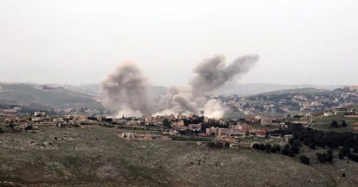 En la foto, bombardeo de israel al Sur del Líbano