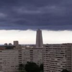 En la foto, una imagen de La Habana amenazada por una tormenta