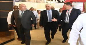 En la foto, la cúpula castrista en la Feria de La Habana 2025