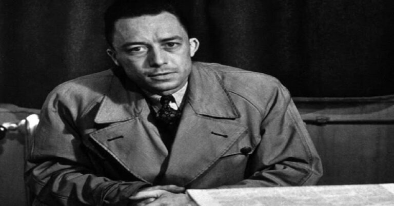 En la foto, Albert Camus