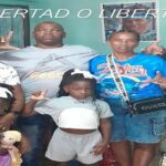 En la foto, Wilber y su familia