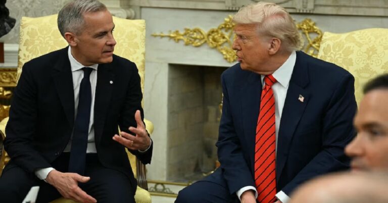 En la foto, Mark Carney y Donald Trump