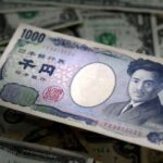 En la foto, la moneda japonesa