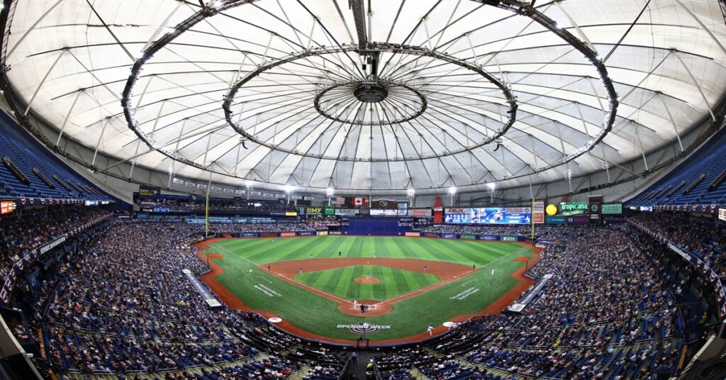 Rays volverán en 2026 al Tropicana Field, reparado tras huracán 7 En la foto, el Tropicana Field