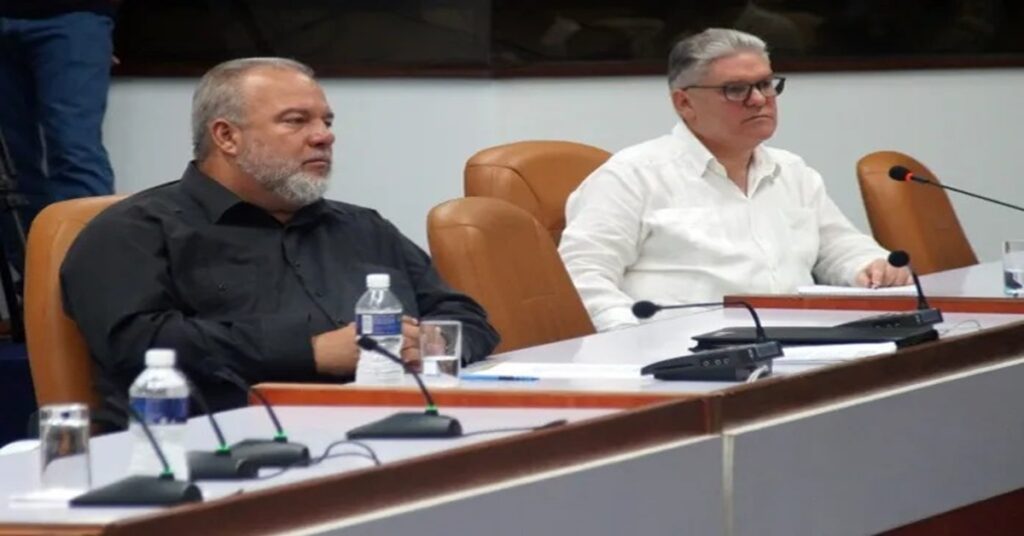 La inmaculada jerarquía: sobre culpables y jefes en Cuba 4 En la foto, Manuel Marrero y Alejandro Gil