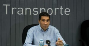 En la foto, el ministro Eduardo Rodríguez Dávila