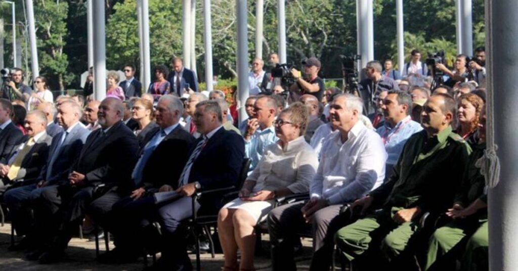 La feria del espejismo en un país a oscuras