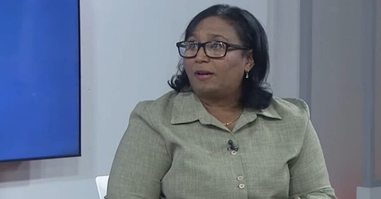 En la foto, la viceministra de Salu de Cuba, Carilda Peña García