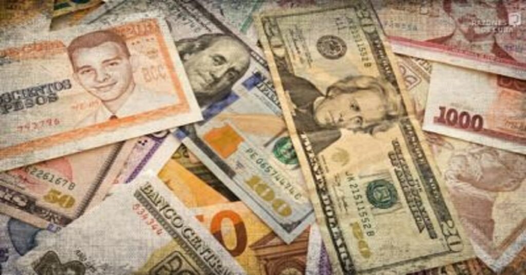 En la foto, monedas que circulan en Cuba