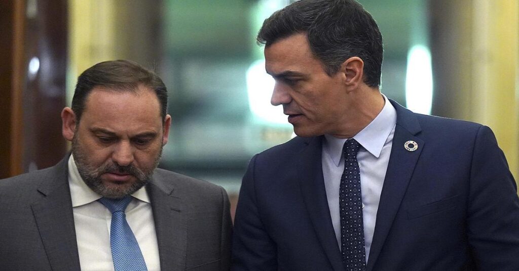 PSOE y gobierno de coalición bajo una tormenta judicial sin precedentes y en jaque el ejecutivo 4 En la foto, JOsé Luis Ábalos y Pedro Sánchez