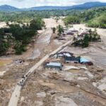 En la foto, inundaciones en Indonesia