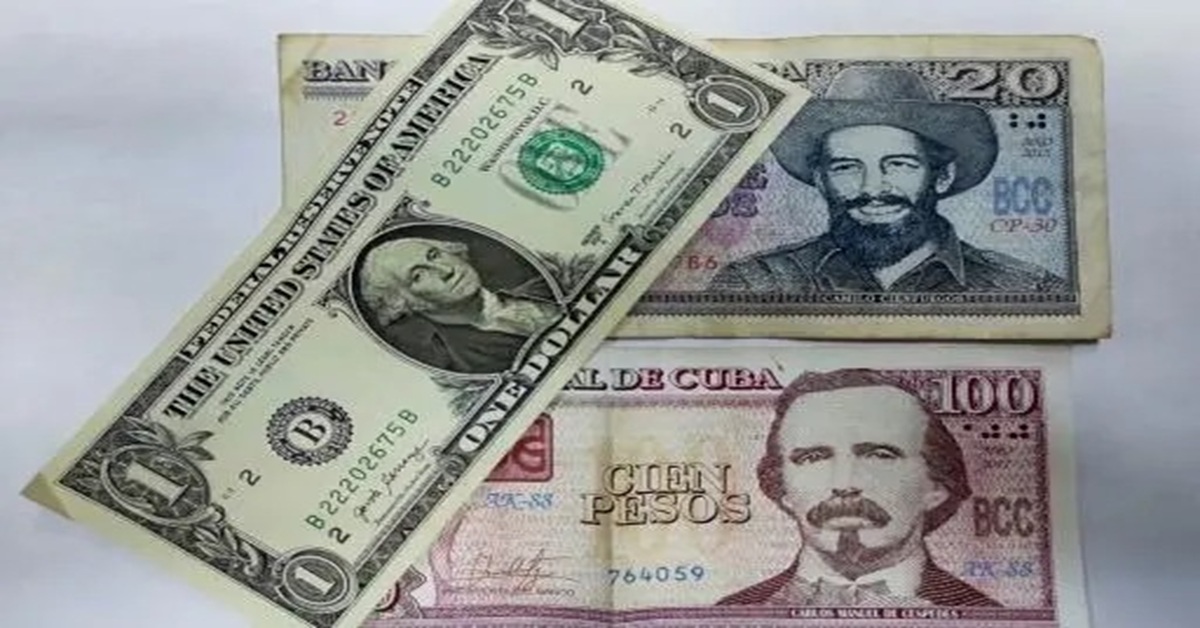 En al foto, dólares y pesos cubanos