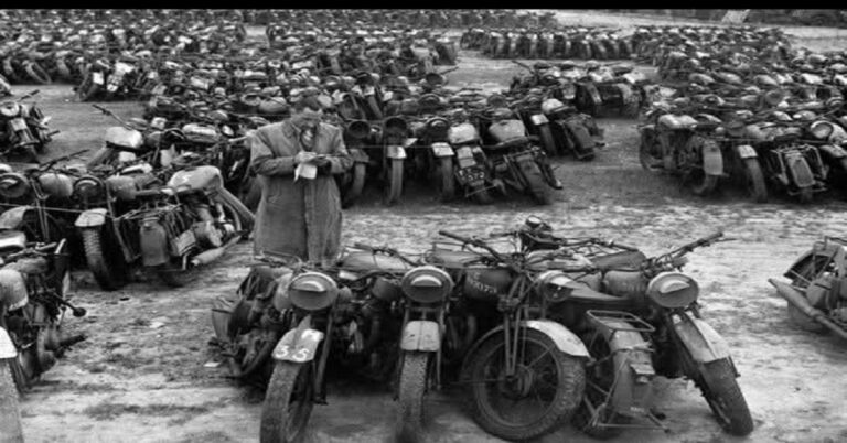 En la foto, venta de motos Harley-Davidson en grupos de a cinco