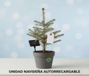 En la foto, un árbol de Navidad recargable