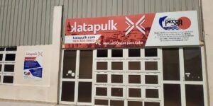 En la foto, una de las filiales de Katapulk